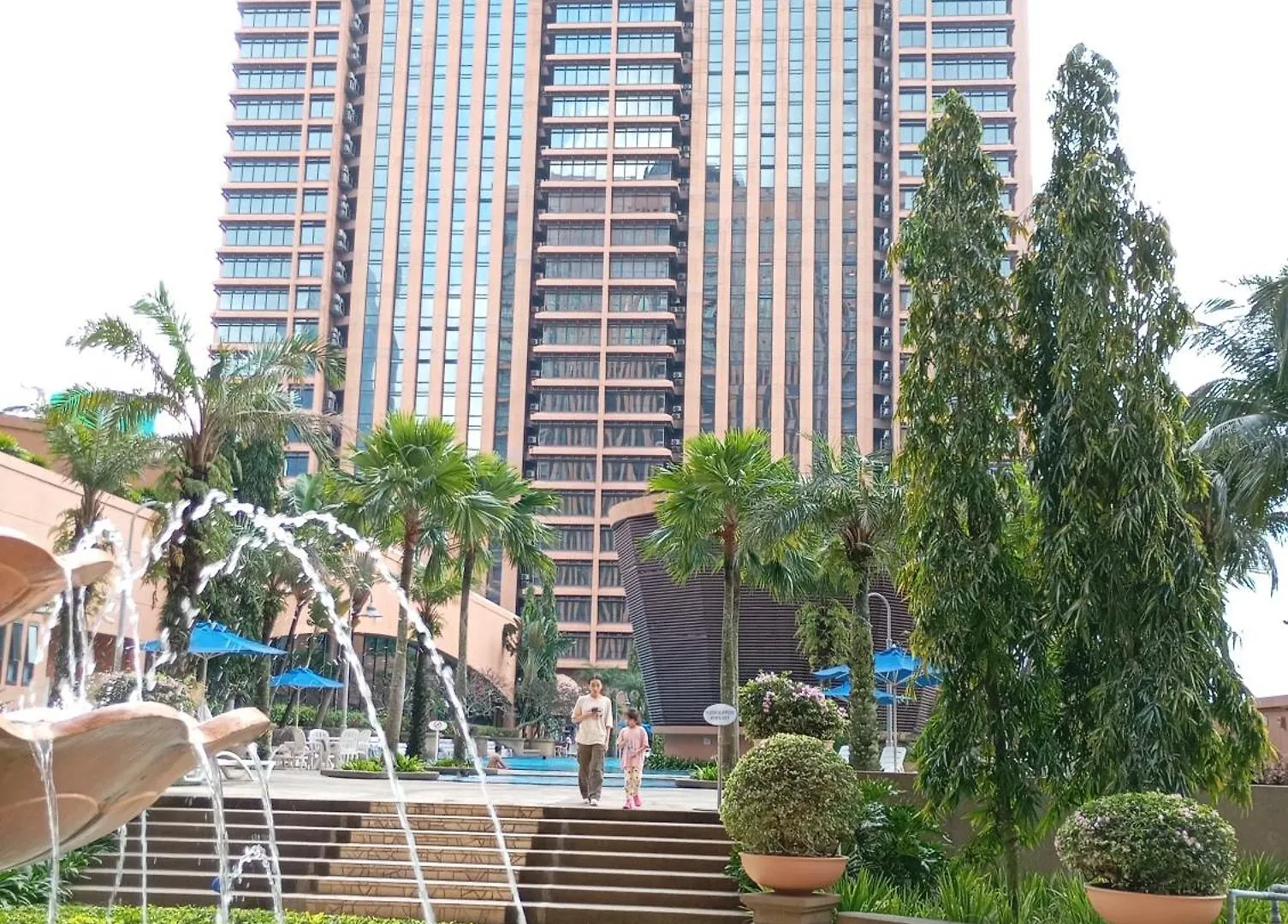 kontakty Kl Cozy East Suite At Times Square